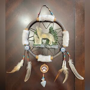 Howling Wild Wolf In Pine Forest Scenery Dreamcatcher Wall Art
Decor